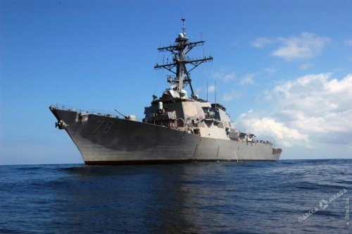В Одессу прибыл американский военный корабль для участия в учениях (фото)