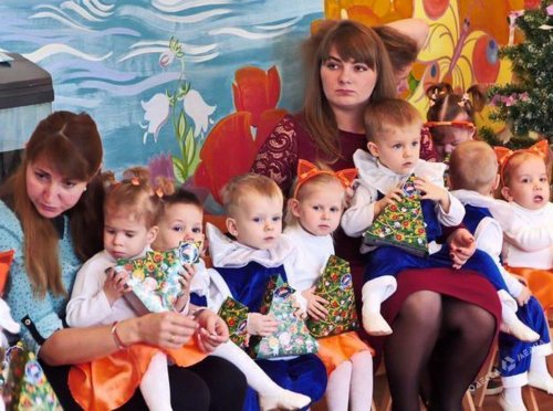 Сказочные персонажи, песни и танцы: в одесских Домах ребенка отпраздновали День Святого Николая (фото)