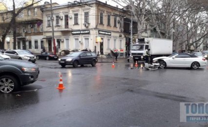 В Одессе на Ришельевской из-за ДТП ограничено движение транспорта (фотофакт)
