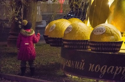 В центре Одессы появилась ещё одна яркая елка (фото)
