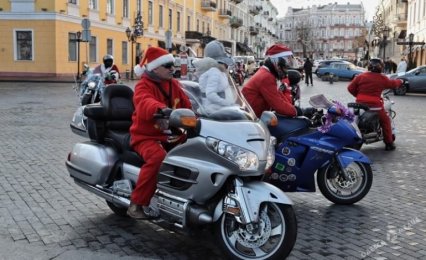 Санта Клаусы по-одесски: на мотоциклах и с хорошим настроением (фото)