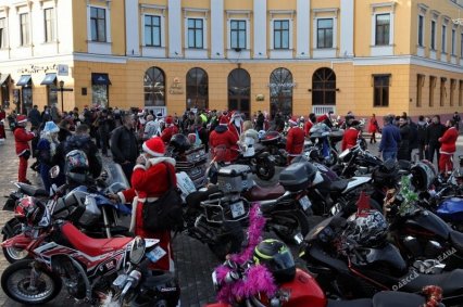 Санта Клаусы по-одесски: на мотоциклах и с хорошим настроением (фото)