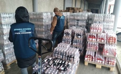 Краля, Перцовка и Пьяная хата: на Одесчине обнаружили почти 20 000 бутылок контрафактного алкоголя