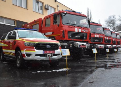 Одесским спасателям передали пять новых пожарных машин