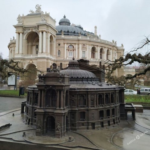В историческом центре Одессы появились мини-копии двух популярных достопримечательностей (фото)