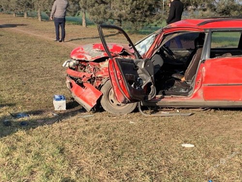 Три автомобиля столкнулись на автодороге при въезде в Черноморск: есть пострадавшие (фоторепортаж)