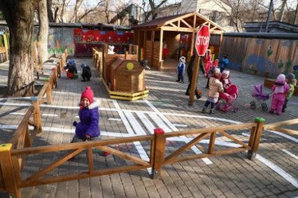 В Одессе появился детский сад с необычной игровой площадкой