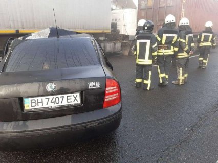 Под Одессой произошло 5 масштабных аварий: 2 человека погибли, 32 автомобиля разбиты (фото)