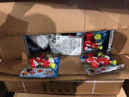 Зеленский предложил раздать детям 23 тонны игрушек, застрявших в одном из портов Одесской области