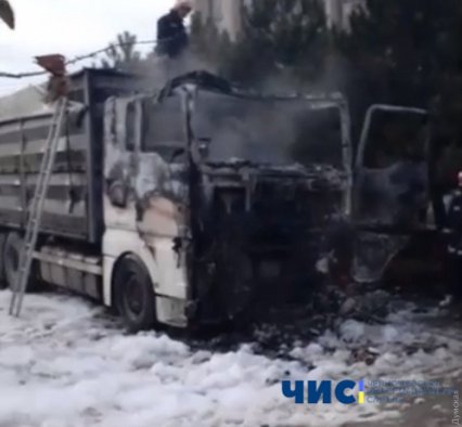 Под Одессой загорелся грузовик вместе с водителем: мужчина погиб
