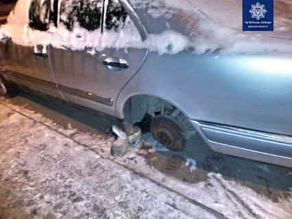 На поселке Котовского поймали похитителей автомобильных колес