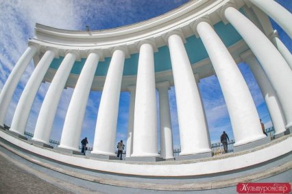 Одесские художники бесплатно раздадут свои картины у колоннады