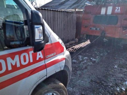 В Измаиле на улице застряли в грязи два автомобиля скорой помощи