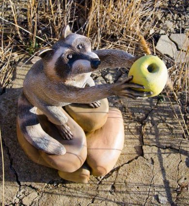 Одессит создает удивительные скульптуры из сухих пеньков (фото)