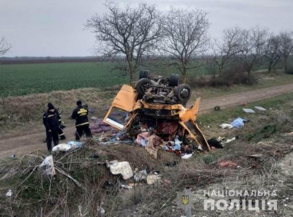 На трассе Одесса-Рени произошло ДТП. Погибла пассажир микроавтобуса (фото)