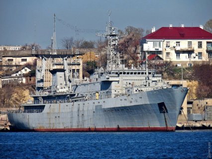 Оккупанты перевели захваченные украинские корабли в Инженерную бухту Севастополя