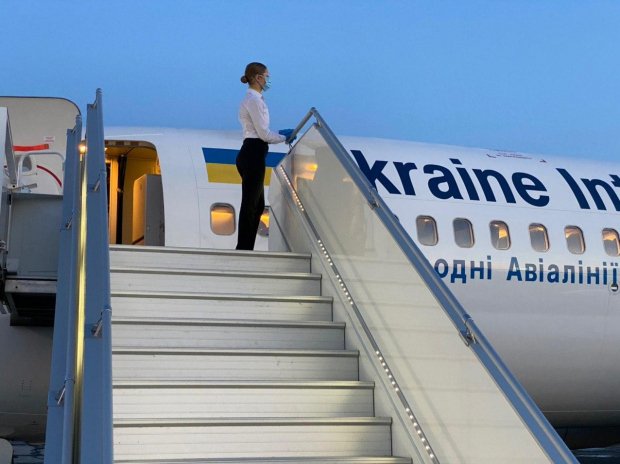 Возобновление пассажирских авиаперевозок: еще один самолет отправился из Одессы в столицу