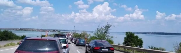 Исход: под Одессой собралась пробка из туристов, уезжающих в Киев
