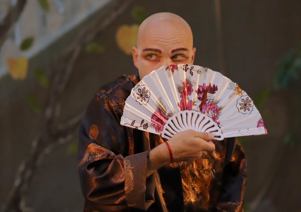 Оборотни в кимоно и ведьмы с веерами: одесский театр читает страшные японские сказки