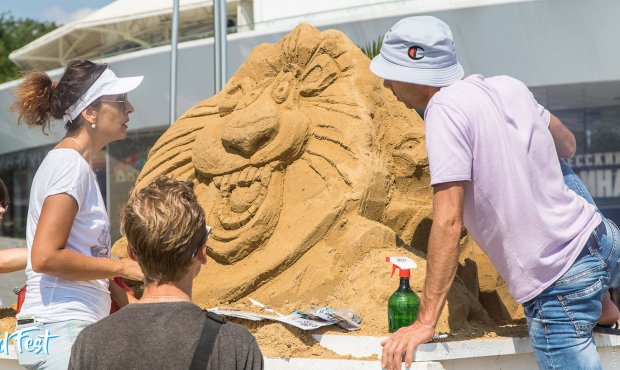 Четвертый Odessa Sand Fest: на набережной Ланжерона появилась самая большая песчаная скульптура Украины, а победила Юбаба