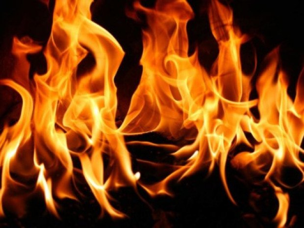 На поселке Котовского потушили пожар в ларьке
