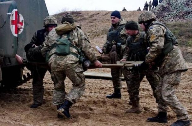 Оккупанты ранили украинского бойца на Донбассе: ВСУ ответный огонь не открывали