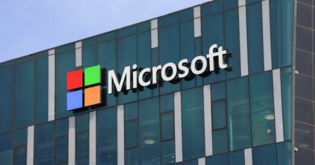 Построят два дата-центра, предоставят облака для «Дії» и переведут интерфейс Xbox: Microsoft начали сотрудничать с украинским правительством