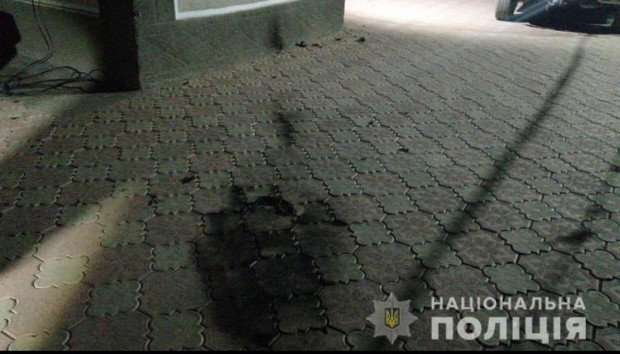 В Одесской области кандидату в главы ОТГ бросили во двор «коктейли Молотова»