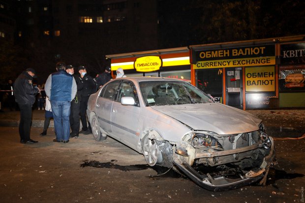 Главный полицейский Одесской области: врезавшийся в остановку на Небесной Сотни водитель «Тойоты» превысил скорость, его задержали