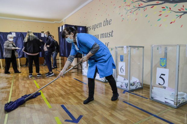 В Одессе проходит второй тур выборов мэра: открылись все избирательные участки (обновляется)