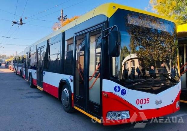 По Одессе курсируют 36 трамваев и 35 троллейбусов