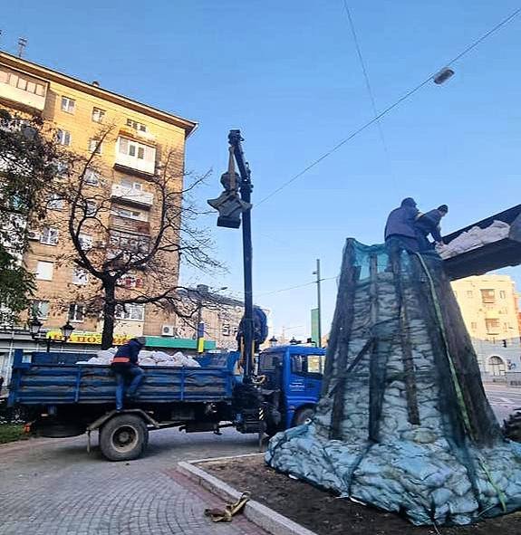 В Харькове демонтировали бюст Пушкину