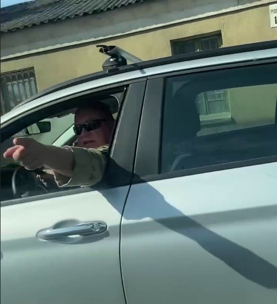"Да мне по**": в Одессе водитель-неадекват угрожал военкоматом прямо во время движения авто (видео)