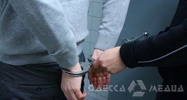 Мужчина в Одессе укусил женщину и получил штраф 850 грн